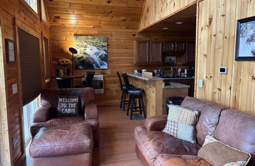 Rogers Cabin | Awesome cabin with a "Gorge"ous view from the hot tub at the Red with wi-fi