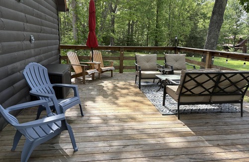Rogers Cabin | Awesome cabin with a "Gorge"ous view from the hot tub at the Red with wi-fi