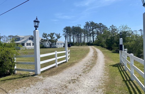Davis Cottage | Awesome Cape Lookout Cottage Waterfront