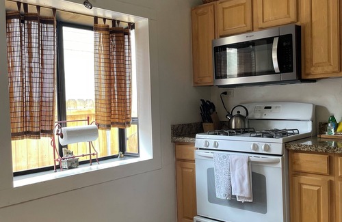 Big Bear Lake Cottage | Awesome Eagle Point Corner Cottage Conveniently Located, Close To Everything!