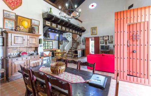 Los Palacios y Villafranca House | Awesome Home In Los Palacios