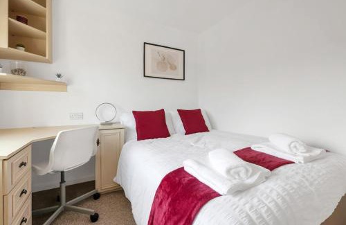 Kegworth Apartment | Awesome Games Room House! EMA Donington Park, with FREE parking