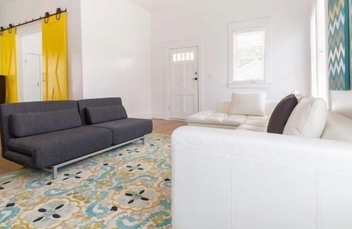 Fairmount House | Awesome Historic Southside In A Hip Part Of Town-walk To It All - Sleeps 8