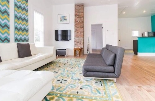 Fairmount House | Awesome Historic Southside In A Hip Part Of Town-walk To It All - Sleeps 8