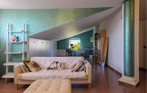 Trecastelli House | Awesome Home In Castel Colonna Di Mont