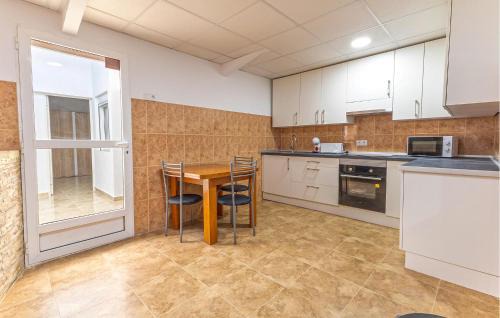 Elche House | Awesome Home In Elche With Wifi