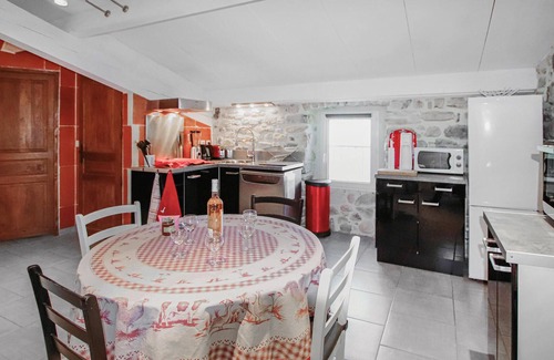 Grospierres House | Awesome home in Grospierres with sauna