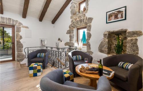 Kornic House | Awesome Home In Kornic With Kitchen