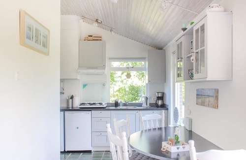 Lauwersoog House | Awesome home in Lauwersoog with kitchen