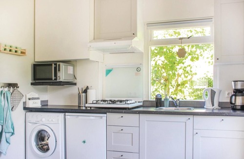 Lauwersoog House | Awesome home in Lauwersoog with kitchen