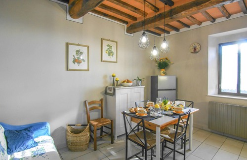 Macchino House | Awesome home in Macchino with kitchen