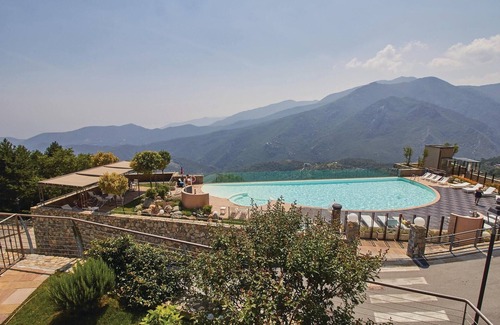 Magliolo House | Awesome home in Magliolo with kitchen