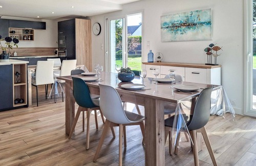 Ploudalmezeau House | Awesome home in Ploudalmézeau with WiFi