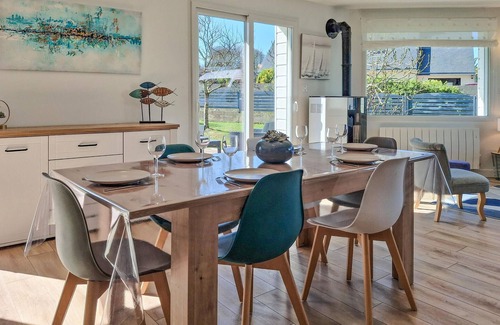 Ploudalmezeau House | Awesome home in Ploudalmézeau with WiFi