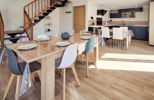 Ploudalmezeau House | Awesome home in Ploudalmézeau with WiFi