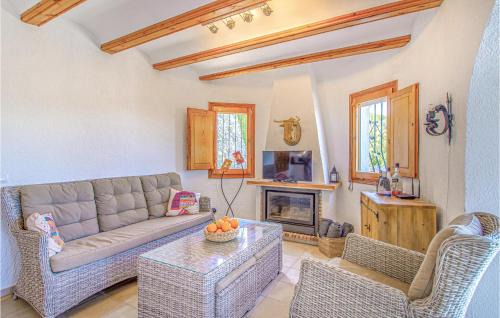 Pedreguer House | Awesome Home In Pedreguer With Kitchen