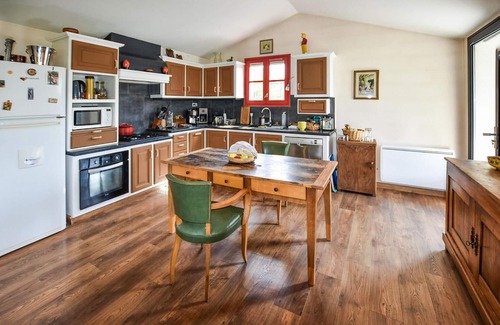 Roussas House | Awesome home in Roussas with kitchen
