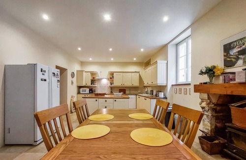 Saint-Simon House | Awesome home in Saint-Simon with WiFi