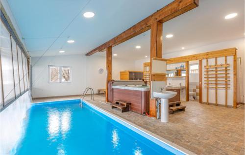 Otocac House | Awesome Home In Skare With Sauna