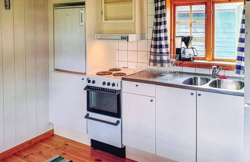 Syssleback House | Awesome home in Sysslebäck with kitchen