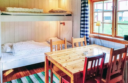 Syssleback House | Awesome home in Sysslebäck with kitchen
