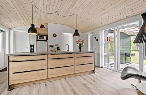 Skaven Strand House | Awesome home in Tarm with WiFi