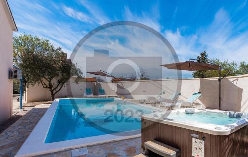 Tinj House | Awesome Home In Tinj With Jacuzzi