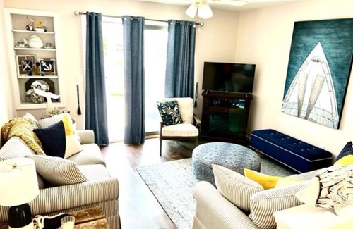 North Beach Haven Condo | Awesome home in Brighton Beach with 2 Bedrooms, Internet and WiFi