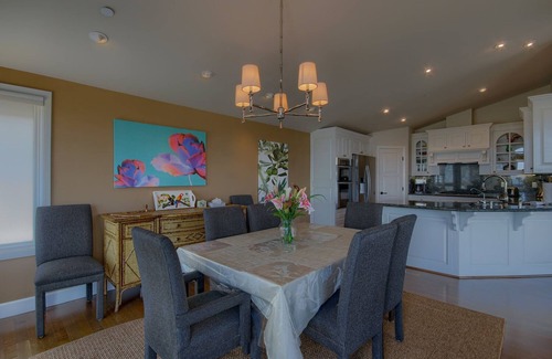 Happy Hill House | Awesome House, Awesome Views