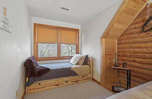 McGaheysville House | Awesome Log Cabin in Massanutten Resort