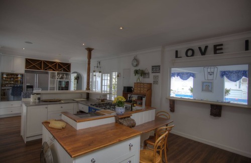 Eastcliff Villa | Awesome Luxury Self Catering ,Child friendly Home ,Superb outdoor living areas.