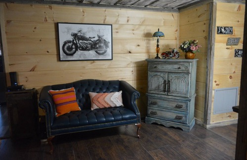 Ten Mile Apartment | Awesome nest across the street of the watts bar lake