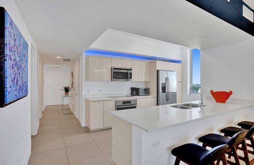 Hallandale Beach Apartment | Awesome Ocean View 4 BDRM Condo Pool Beach Access
