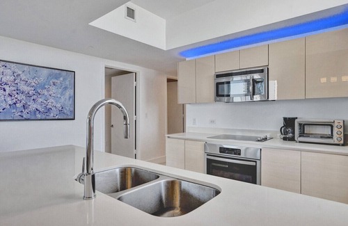 Hallandale Beach Apartment | Awesome Ocean View 4 BDRM Condo Pool Beach Access