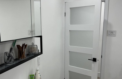 Cote-Saint-Paul Apartment | Awesome studio/bachelor 15 min to downtown Montreal