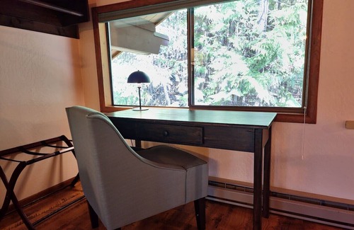 Whitefish House | Awesome Treetop Townhouse 3br 3lvl *5 Star Hosts*