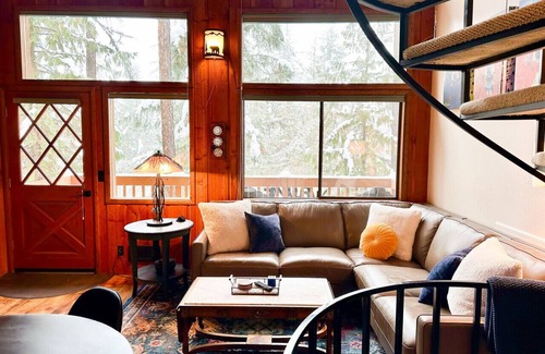 Whitefish House | Awesome Treetop Townhouse 3br 3lvl *5 Star Hosts*