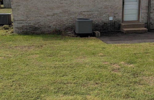 Hutchinson Apartment | Awesome two bedrooms to relax with AC, and quiet neighborhood in Hutchinson.