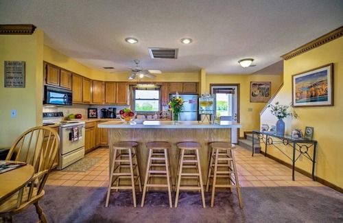 La Follette Condo | Awesome views of Norris Lake & the Greens at Deerfield from this lakeview condos