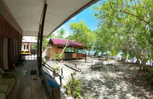 Raja Ampat House | Awom Brothers Dive Homestay