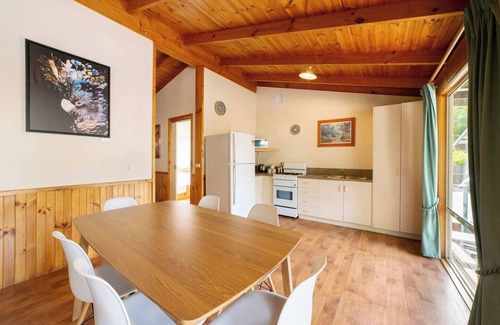 Halls Gap House | Awonga Cottages - Hakea 2Br