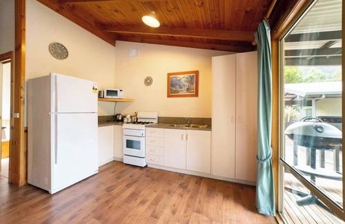 Halls Gap House | Awonga Cottages - Hakea 2Br