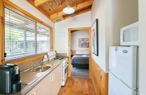Halls Gap House | Awonga Cottages - Wattle 1Br