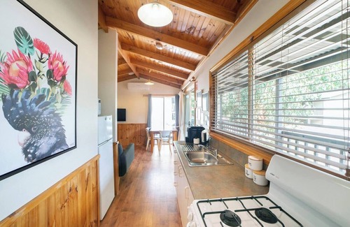 Halls Gap House | Awonga Cottages - Wattle 1Br