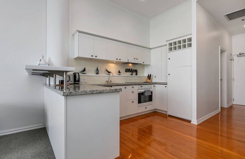 Auckland Central Business District Apartment | AWSA Waterfront Get Away (4018)