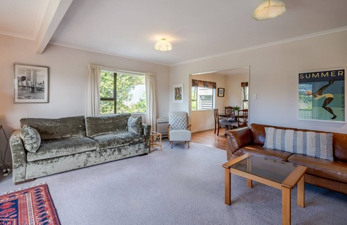 Akaroa House | Aylmers Valley Vista - Akaroa Holiday Home