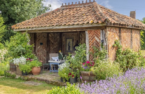 Ipswich Cottage | Ayres End Studio - Thatched cottage sleeping two guests