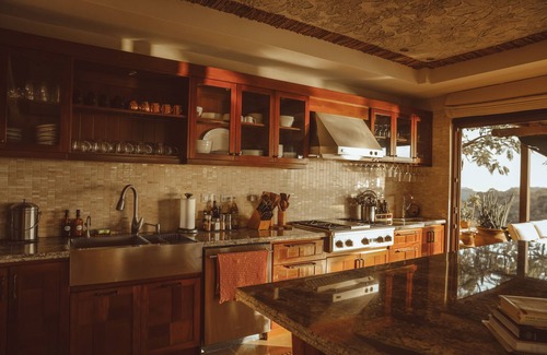 Garza House | Azafran Gardens - Amazing sunrises and sunsets with ocean and mountain views
