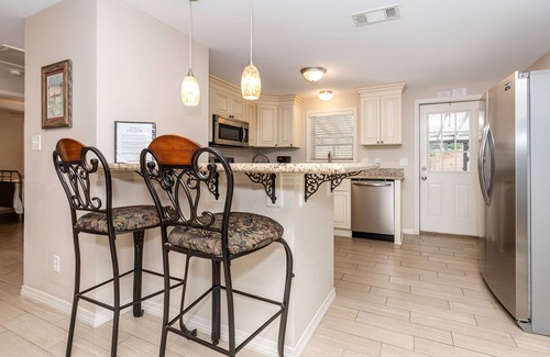 Biloxi Cottage | Azalea Cottage - 3 blocks to beach & downtown! Ocean Springs perfect location!