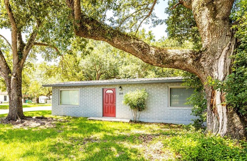 Biloxi Cottage | Azalea Cottage - 3 blocks to beach & downtown! Ocean Springs perfect location!